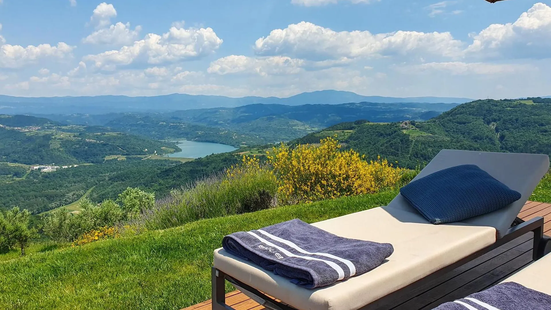 Villa Vista Zamask