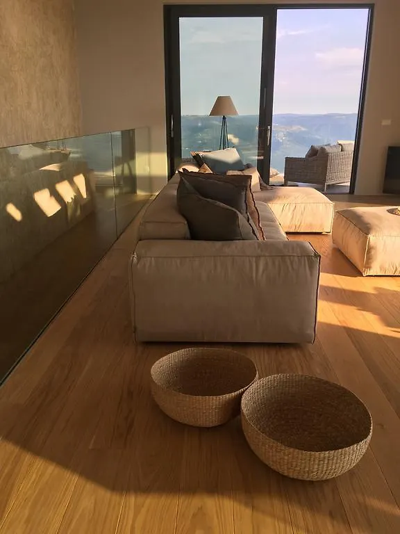Villa Vista Zamask 0*,