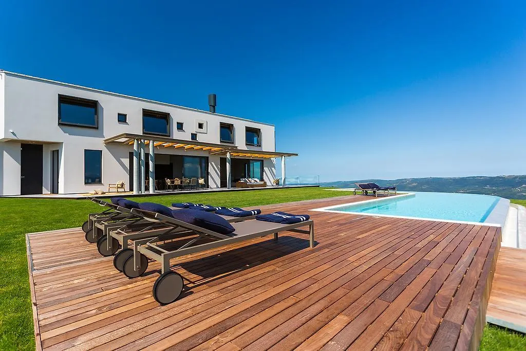 Villa Vista Zamask 0*,